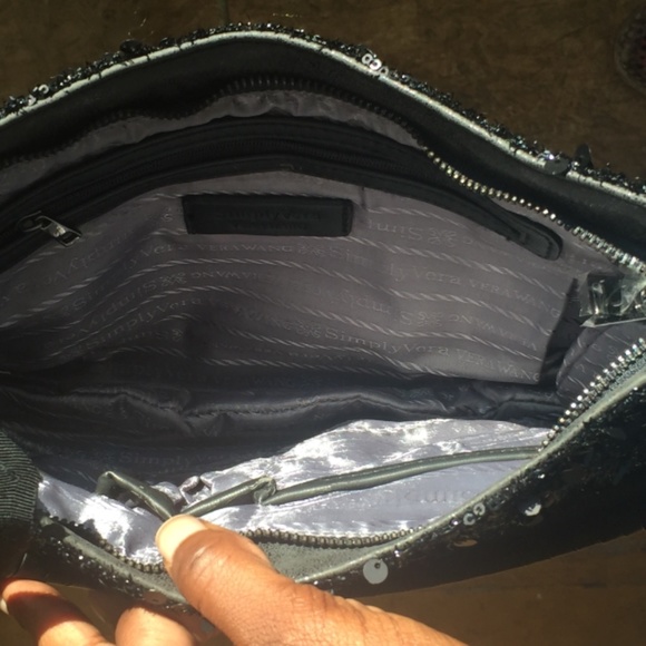 Black sequence simply Vera Wang handbag - Picture 5 of 6